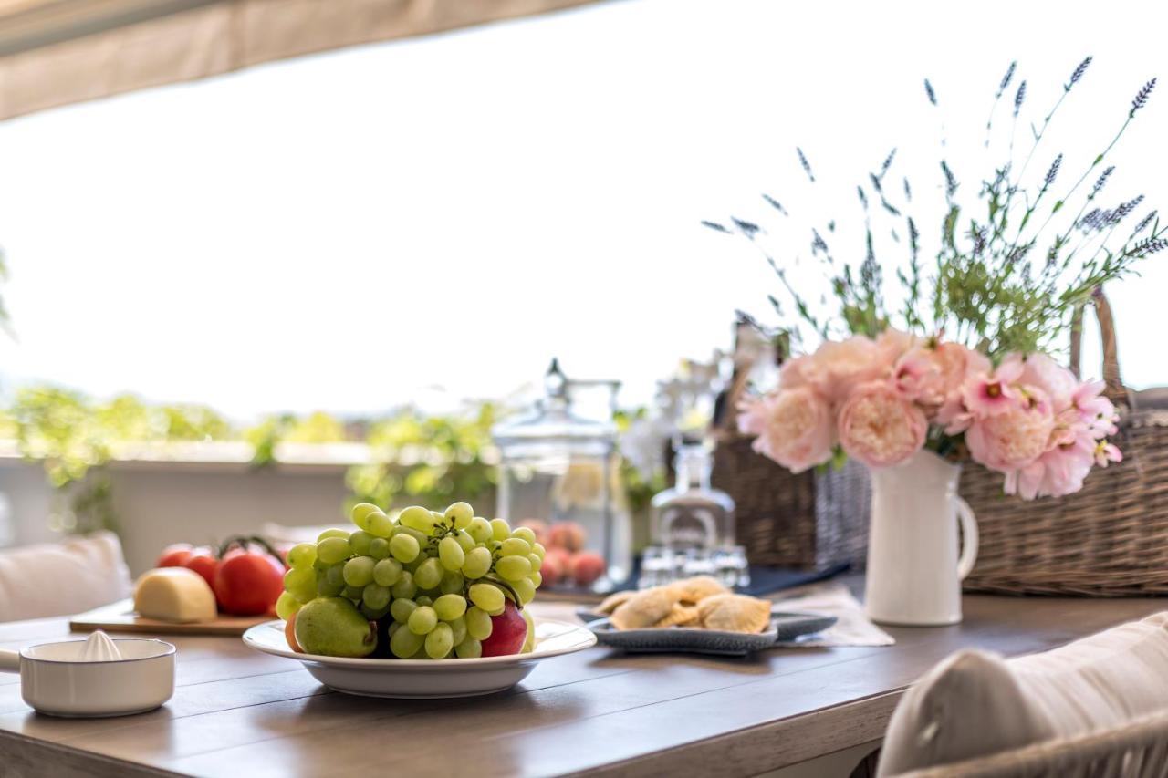 Velebis Superior Apartment - Luxurious One-Room Apartment With Jacuzzi - Prestigious Location By The Sea In The New City Center Of Znjan - Panoramic View Of The Sea And Islands - Free Garage Parking - Buralux Properties Split Exterior foto