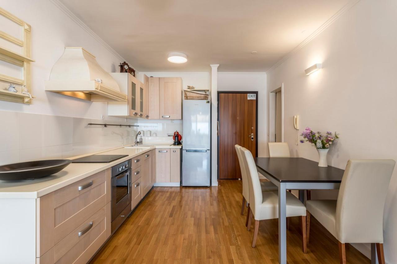 Velebis Superior Apartment - Luxurious One-Room Apartment With Jacuzzi - Prestigious Location By The Sea In The New City Center Of Znjan - Panoramic View Of The Sea And Islands - Free Garage Parking - Buralux Properties Split Exterior foto